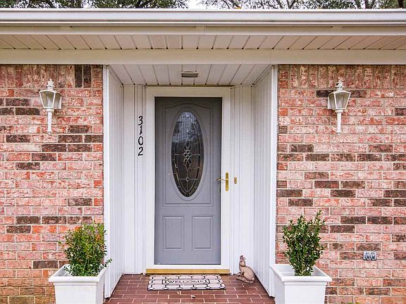 2nd image of 3102 Mimosa Pl