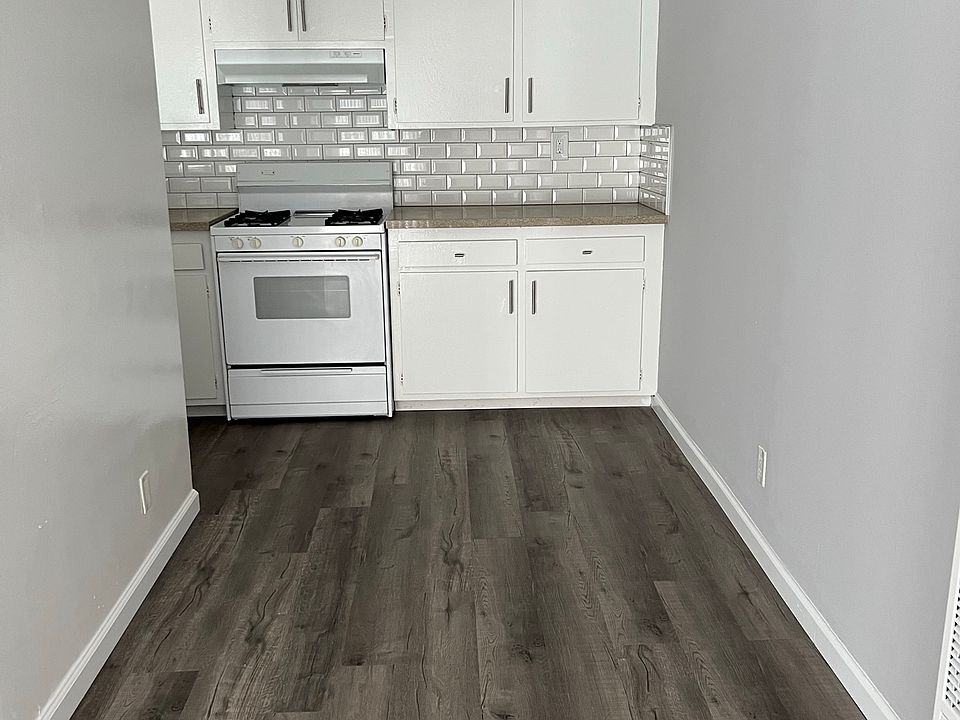 1st image of 4024 Emerald St #48e429386