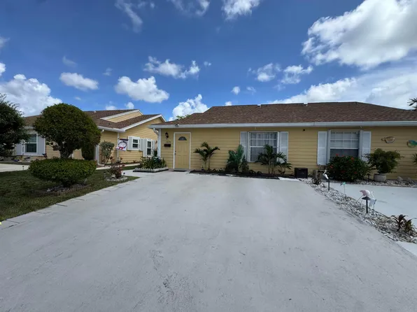 1570 Royal Forest Court, West Palm Beach, FL 33406