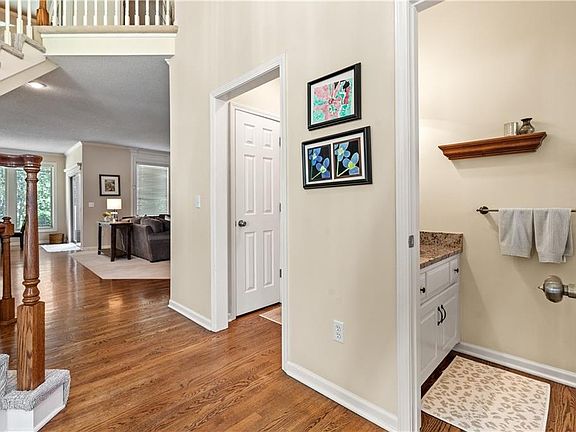 5th image of 13113 Bond St
