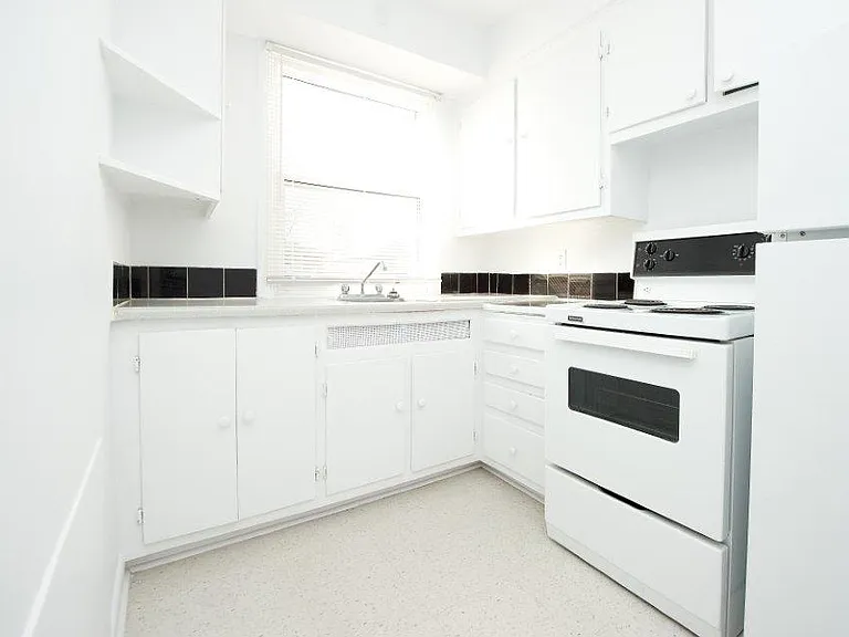358 McArthur Ave — Photo 25