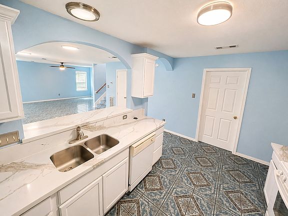 5th image of 8340 Folkstone Ln #1
