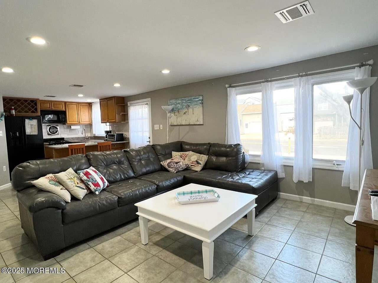 2 bed, 672 sqft, $1,950 — Photo 3