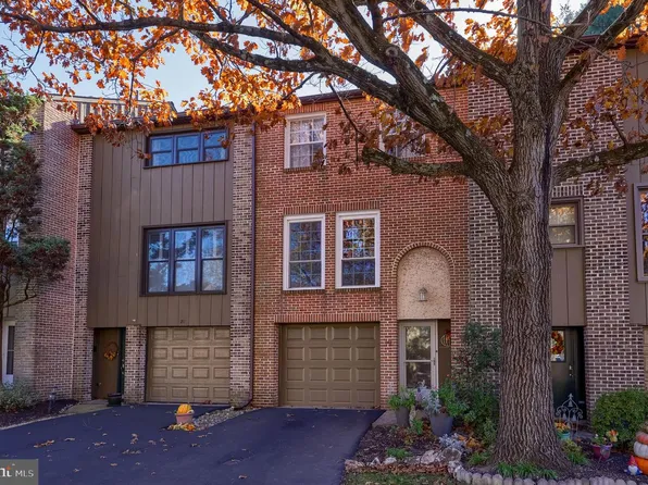 19 Club Ln, Reading, PA 19607