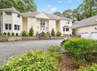 136 Cove Neck Road, Cove Neck, NY 11771