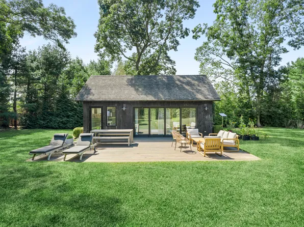 242 Town Ln, Amagansett, NY 11930