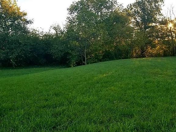 3rd image of 16472 Eastlake Dr