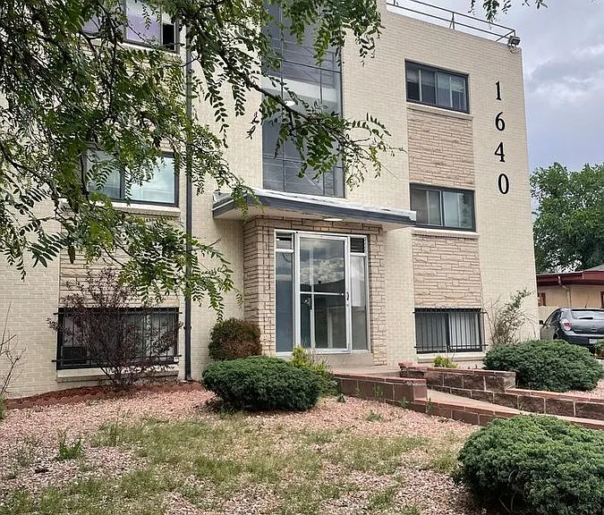 1640 N Beeler St #9 — Photo 9