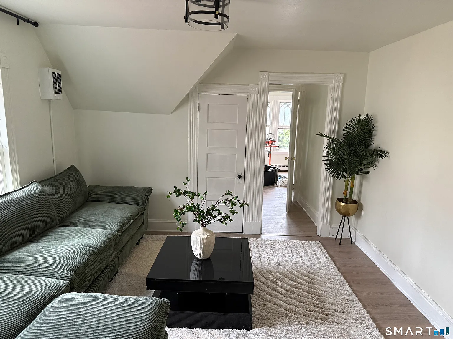 2 bed, 1.0 bath, 1088 sqft, $1,700 — Photo 3