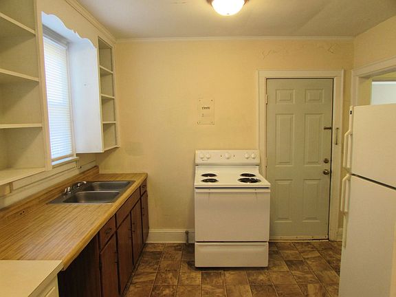 4th image of 216 Harrill St #B