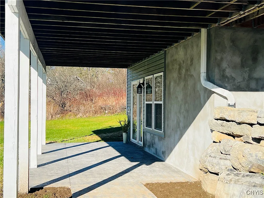 1 bed, 1.0 bath, 700 sqft, $2,495 — Photo 2