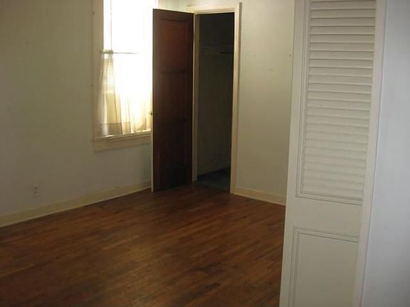 4th image of 658 E South St