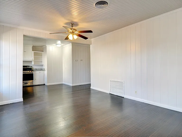 2409 Horne St — Photo 4
