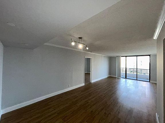 3rd image of 3300 NE 191st St APT 1617