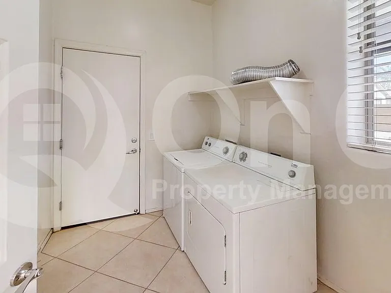 19605 E Carriage Way — Photo 22