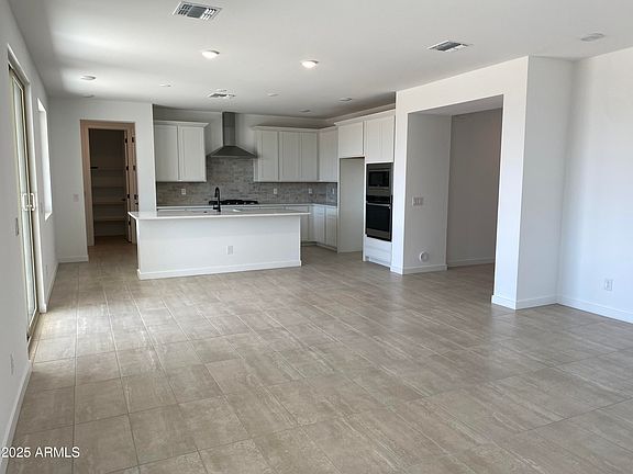 4th image of 18035 W VOGEL Avenue