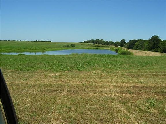 3rd image of 915 County Road 2900