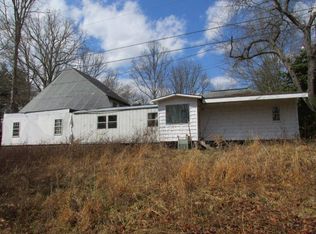 55 Palmer Dr, Warne, NC 28909