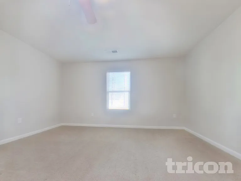 133 Glendale Blvd — Photo 6
