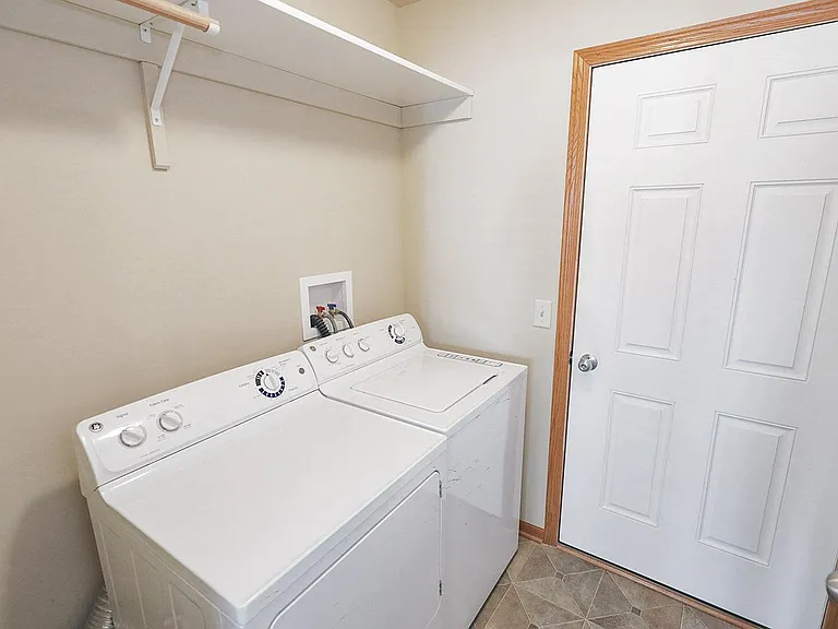 6148 Oakley St — Photo 14