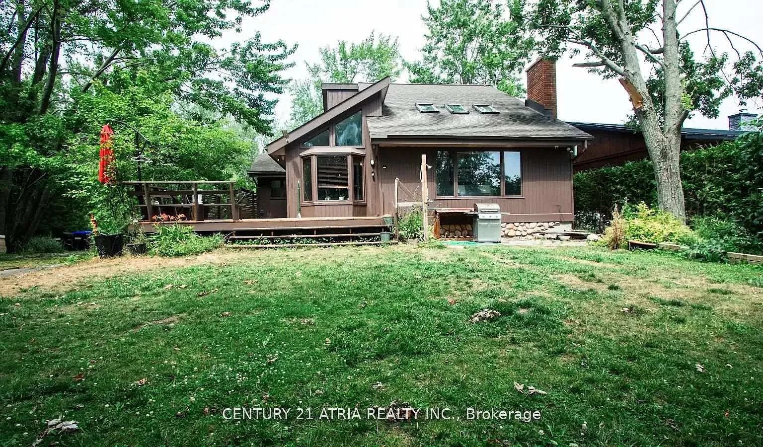 4 bed, $2,500 — Photo 1