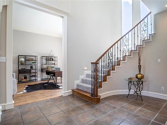 5th image of 2701 Browning Dr