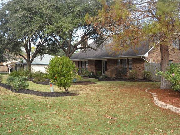 3rd image of 2209 Airline Dr