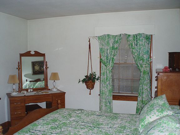 4th image of 1713 Hill Ave