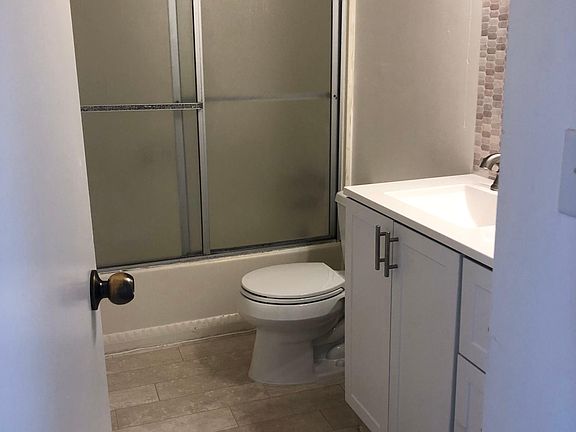 Full Bathroom Tub/Shower