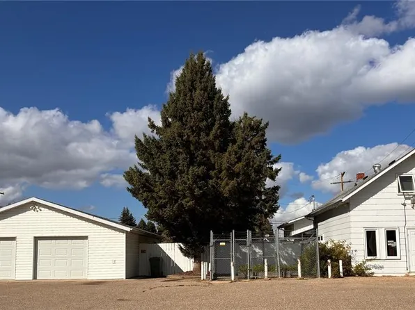 301 7th AVENUE W, Nipawin, SK S0E 1E0