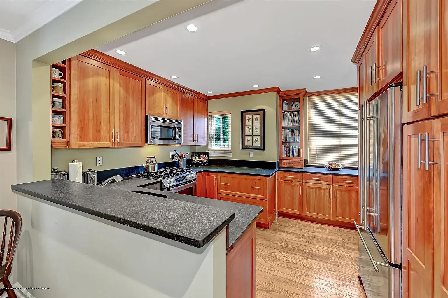 2 bed, 1300 sqft, $3,600 — Photo 3