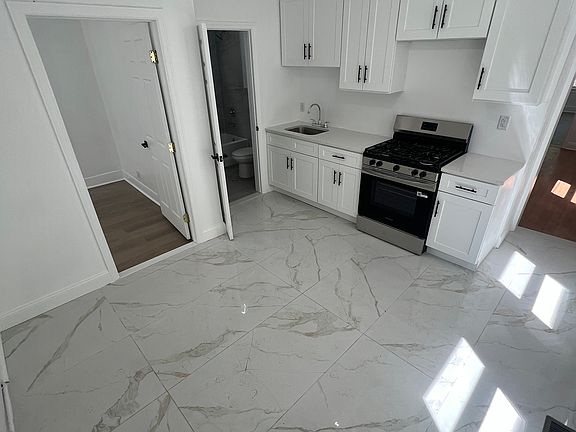 4th image of 616 Court St Floor 1