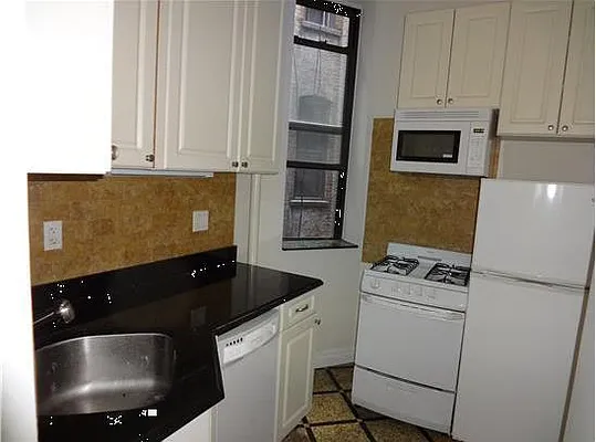 Rented by Keller Williams NYC | media 8