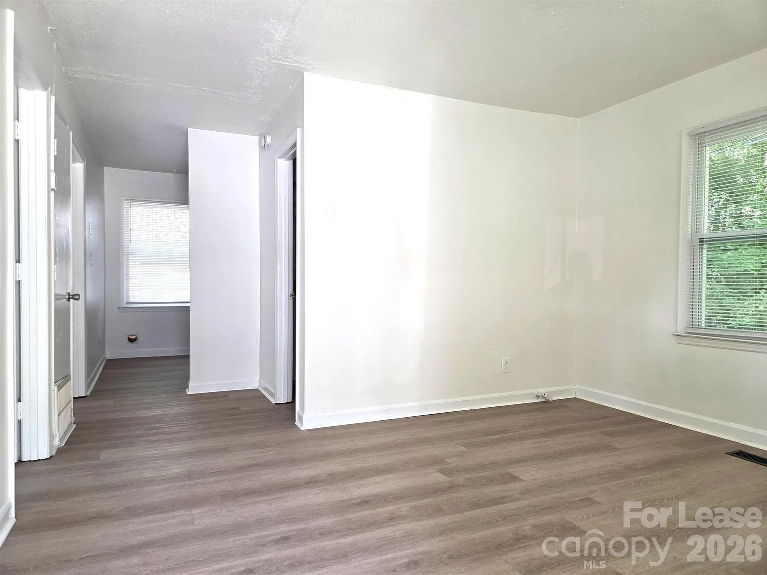 2 bed, 1.0 bath, $1,550 — Photo 4