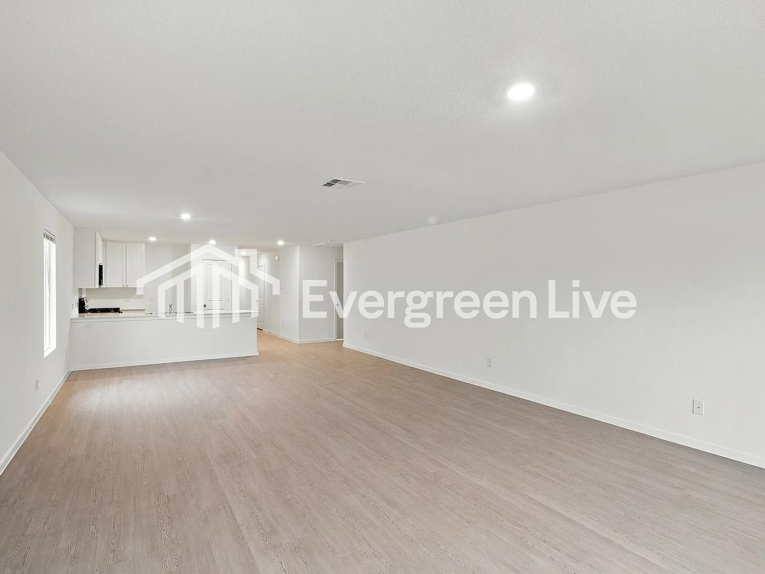 4 bed, 2.0 bath, 1850 sqft, $1,850 — Photo 4