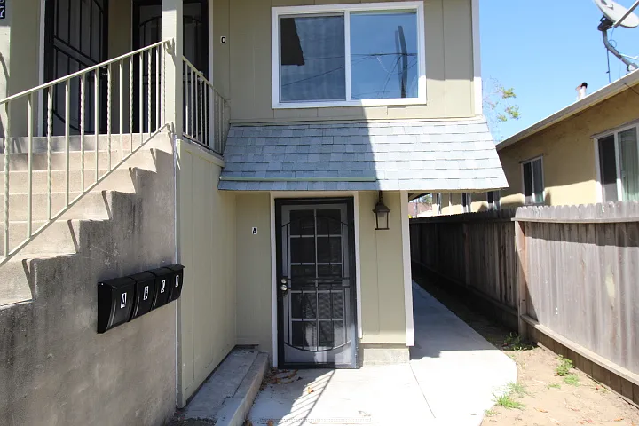 757 Lincoln Ave — Photo 2