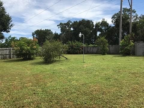 3rd image of 887 Lake Jackson Cir