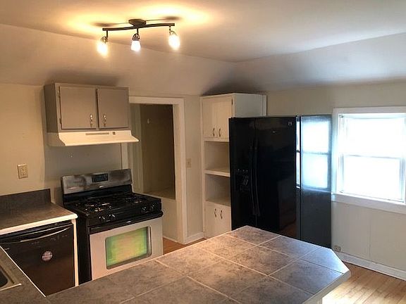 4th image of 3943 Van Nest Ave