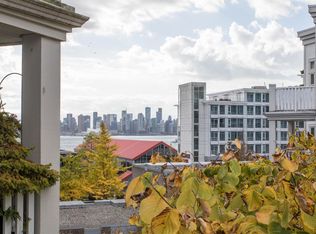 147 E 1st St #313, North Vancouver, BC V7L 1B2