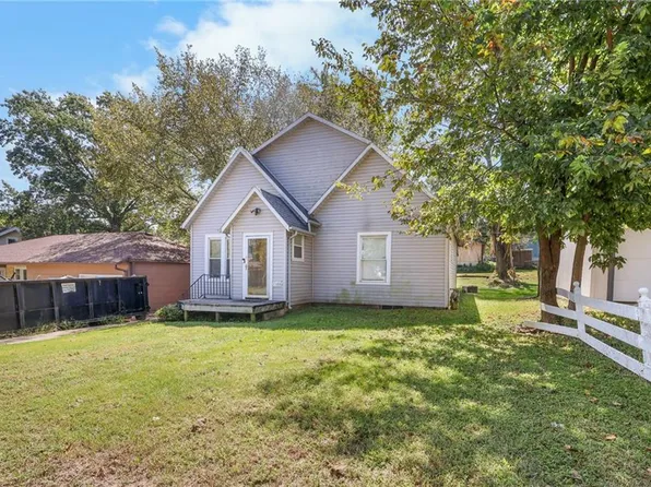 1109 Main St, Osawatomie, KS 66064