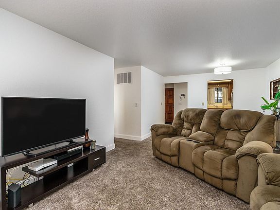 4th image of 19849 Villa Dr Unit 105