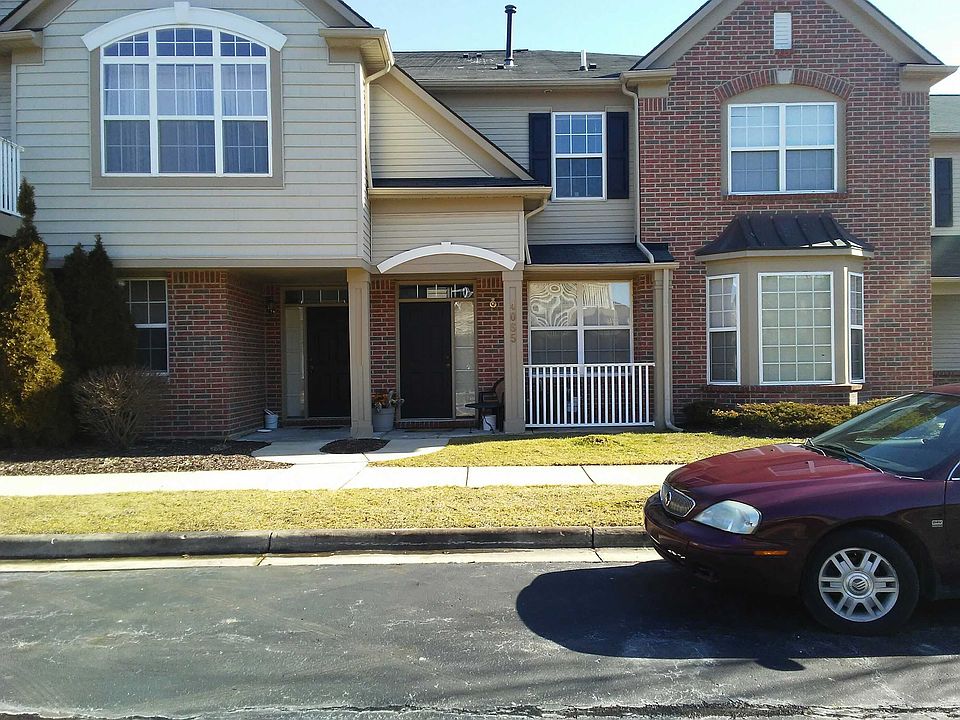 1st image of 4065 Radcliff Dr #158