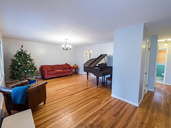 2nd image of 3337 Stamm Ave