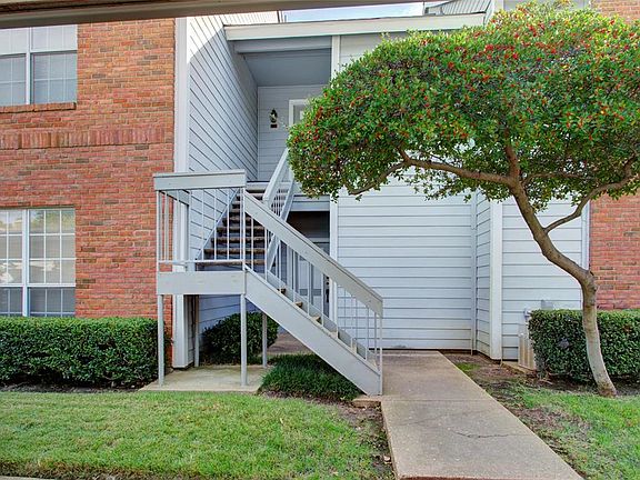 2nd image of 2101 Saint Michaels Dr Unit 211