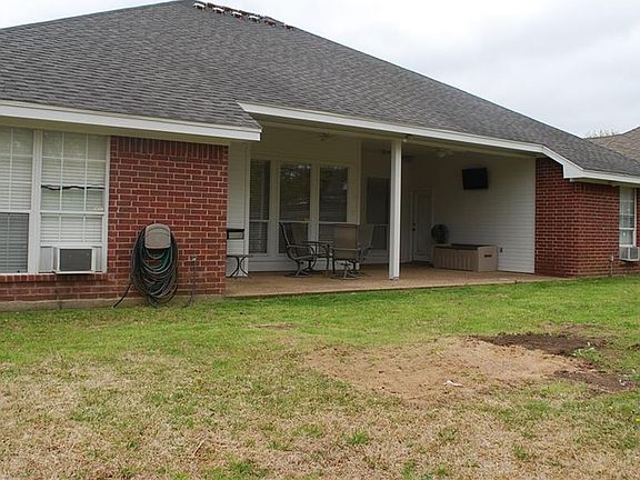 4th image of 102 Chaparral Dr