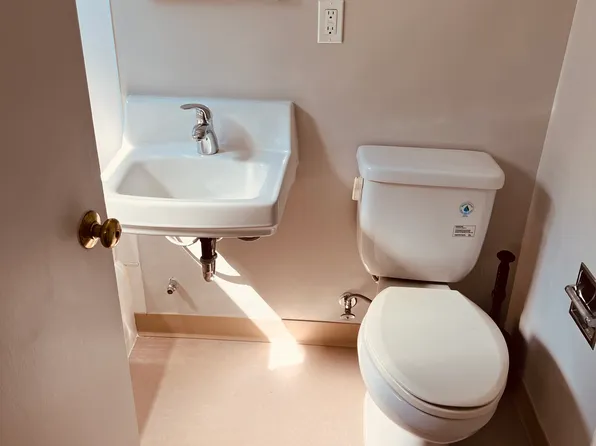 5409 NE 65th St APT 1, Seattle, WA 98115