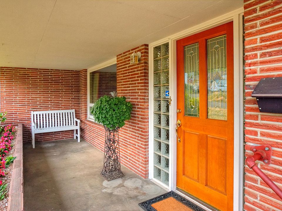 1st image of 1028 Bayview Ave