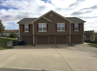 941 Goldfinch Ln, Liberty, MO 64068
