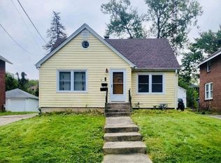 850 N 10th St, Dekalb, IL 60115