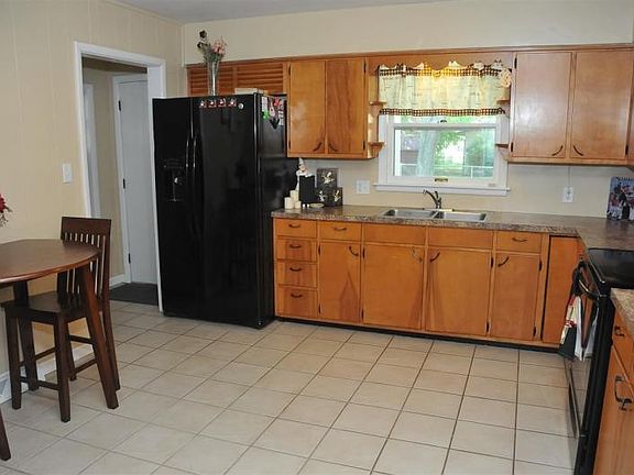5th image of 2312 Sunnyside Dr
